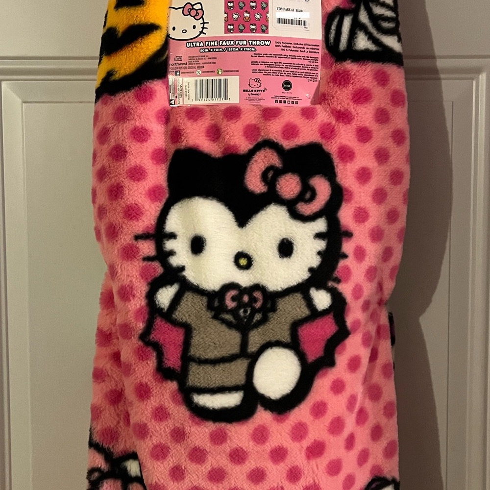 Hello Kitty Halloween blanket